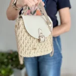 Torebka kuferek śmietankowa perła