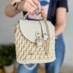 Torebka kuferek śmietankowa perła